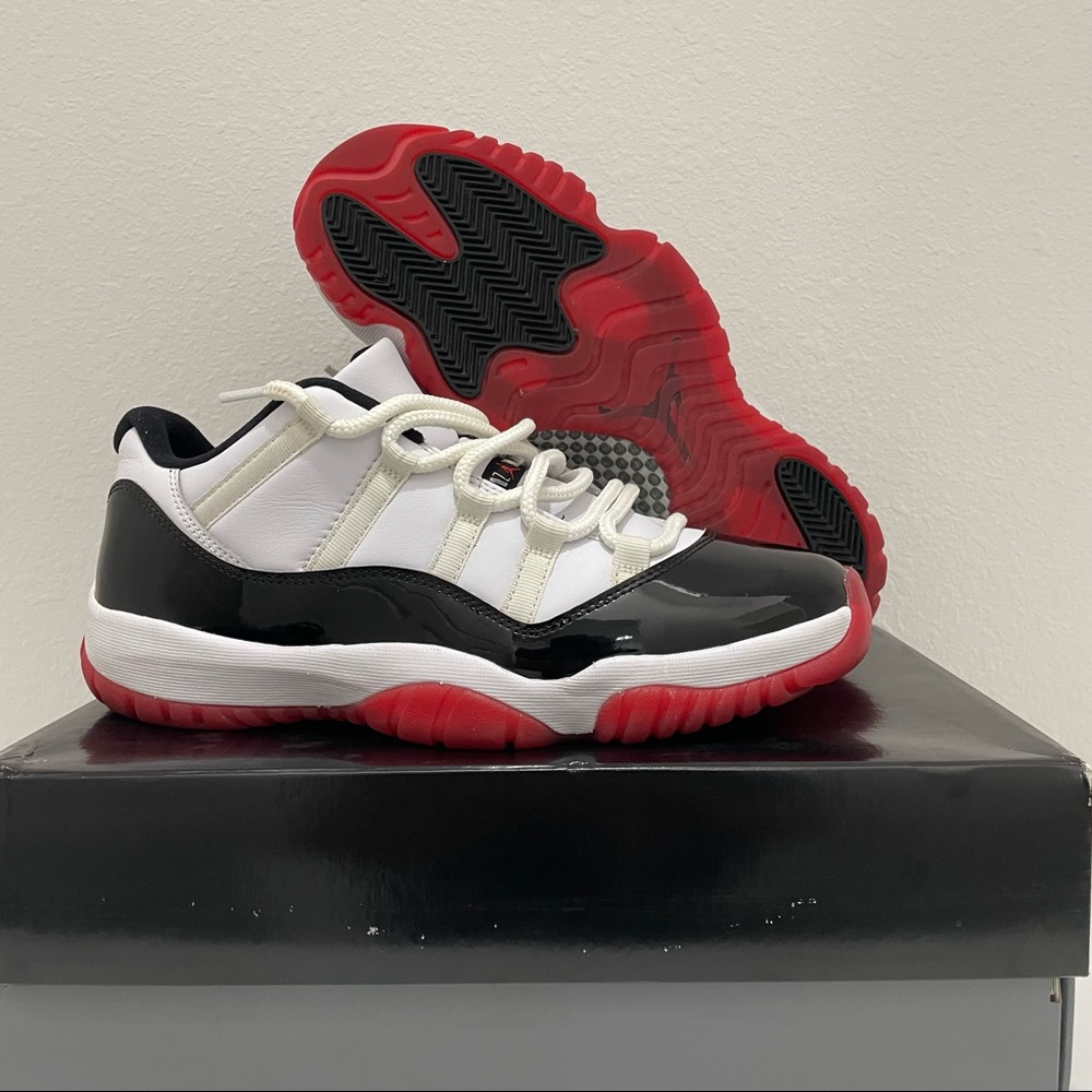 Nike Air Jordan 11 Low Concord Bred size 10